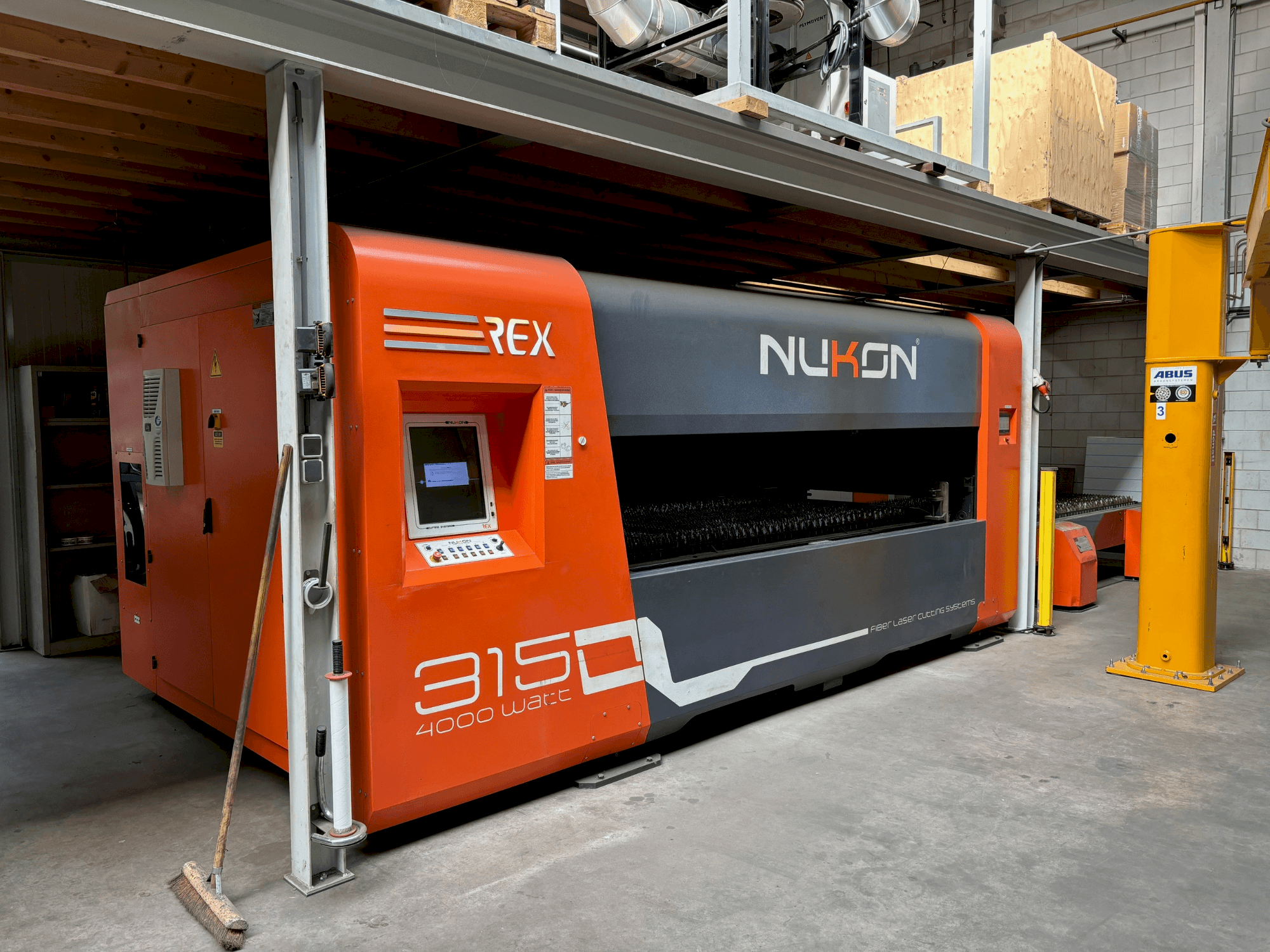 Front view of NUKON REX PP 315 4kW  machine