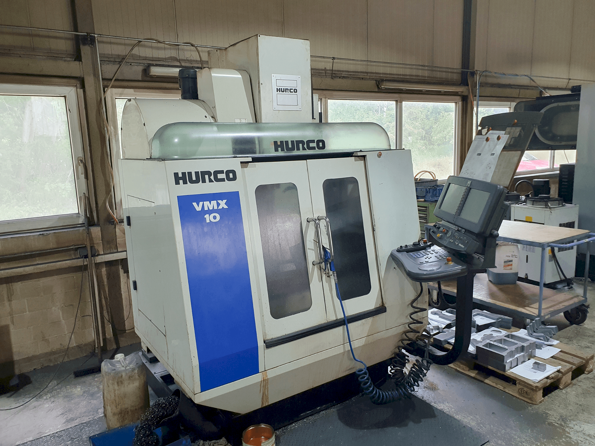 Front view of Hurco VMX10 (2011)  machine