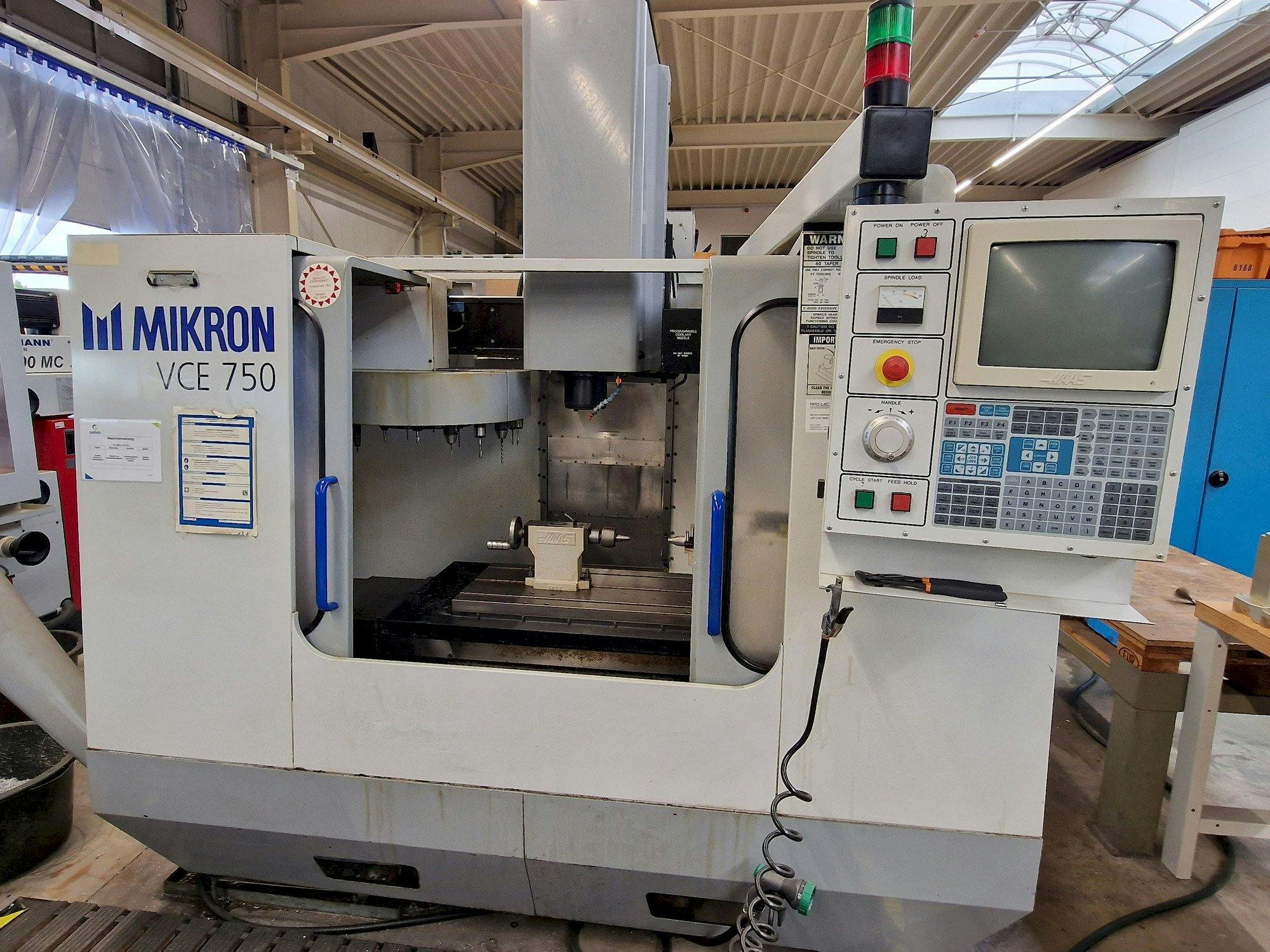 Front view of MIKRON Vce 750  machine