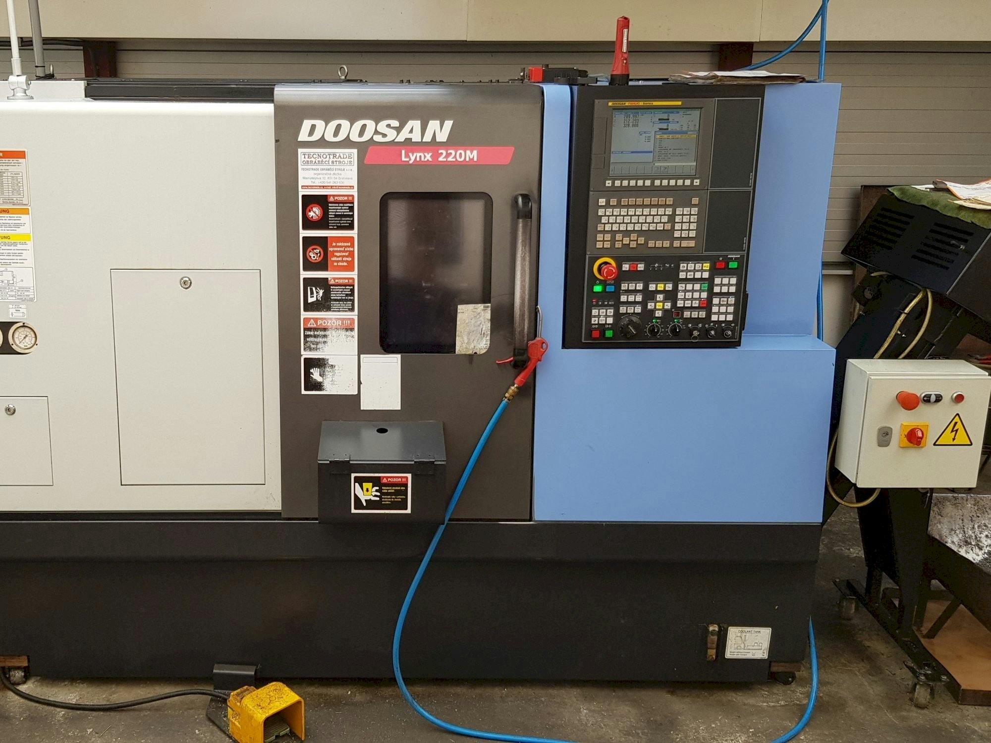 Front view of Doosan Lynx 220 MA  machine