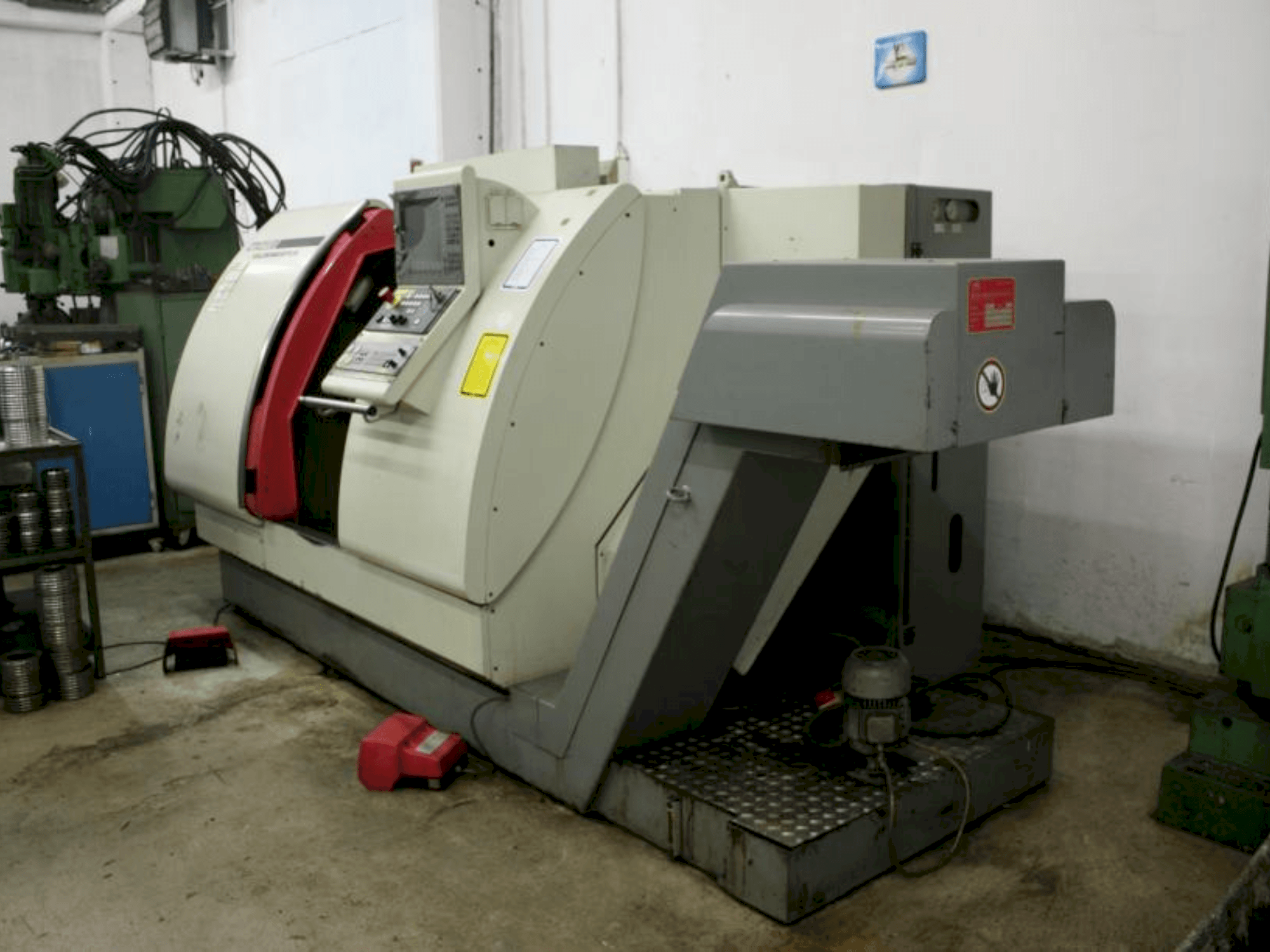 Front view of Gildemeister CTX 400 E  machine