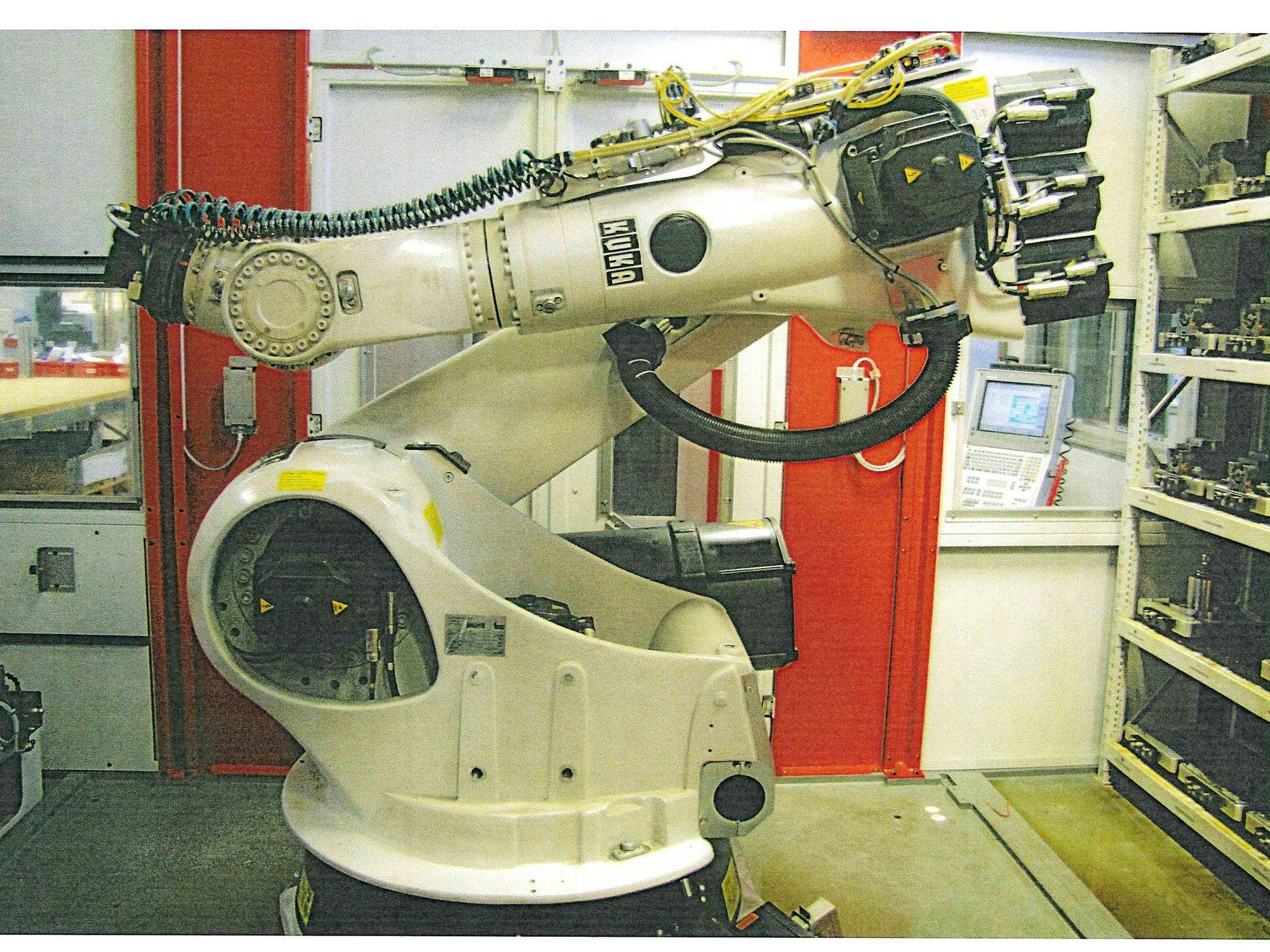 Left side view of KUKA KR 150-2 2000  machine