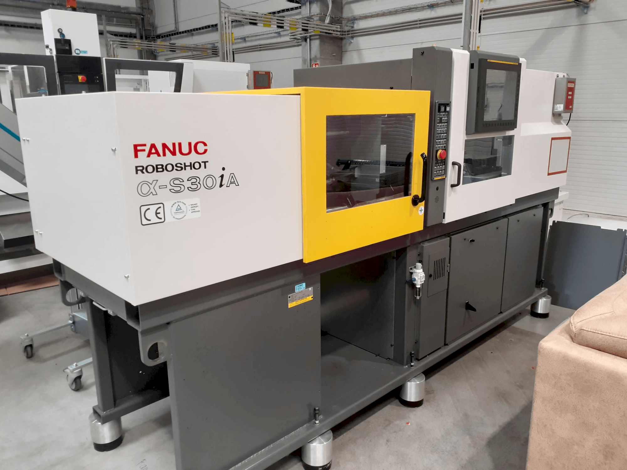 Front view of FANUC ROBOSHOT α-S 30iA  machine