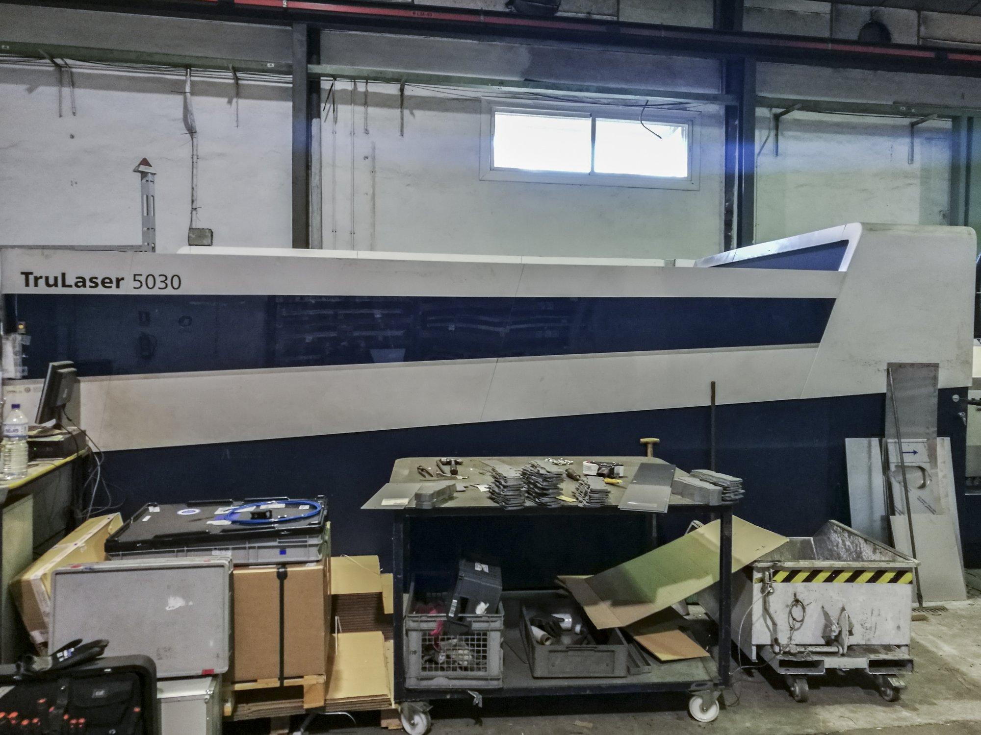 Right side view of Trumpf TruLaser 5030 fiber Machine