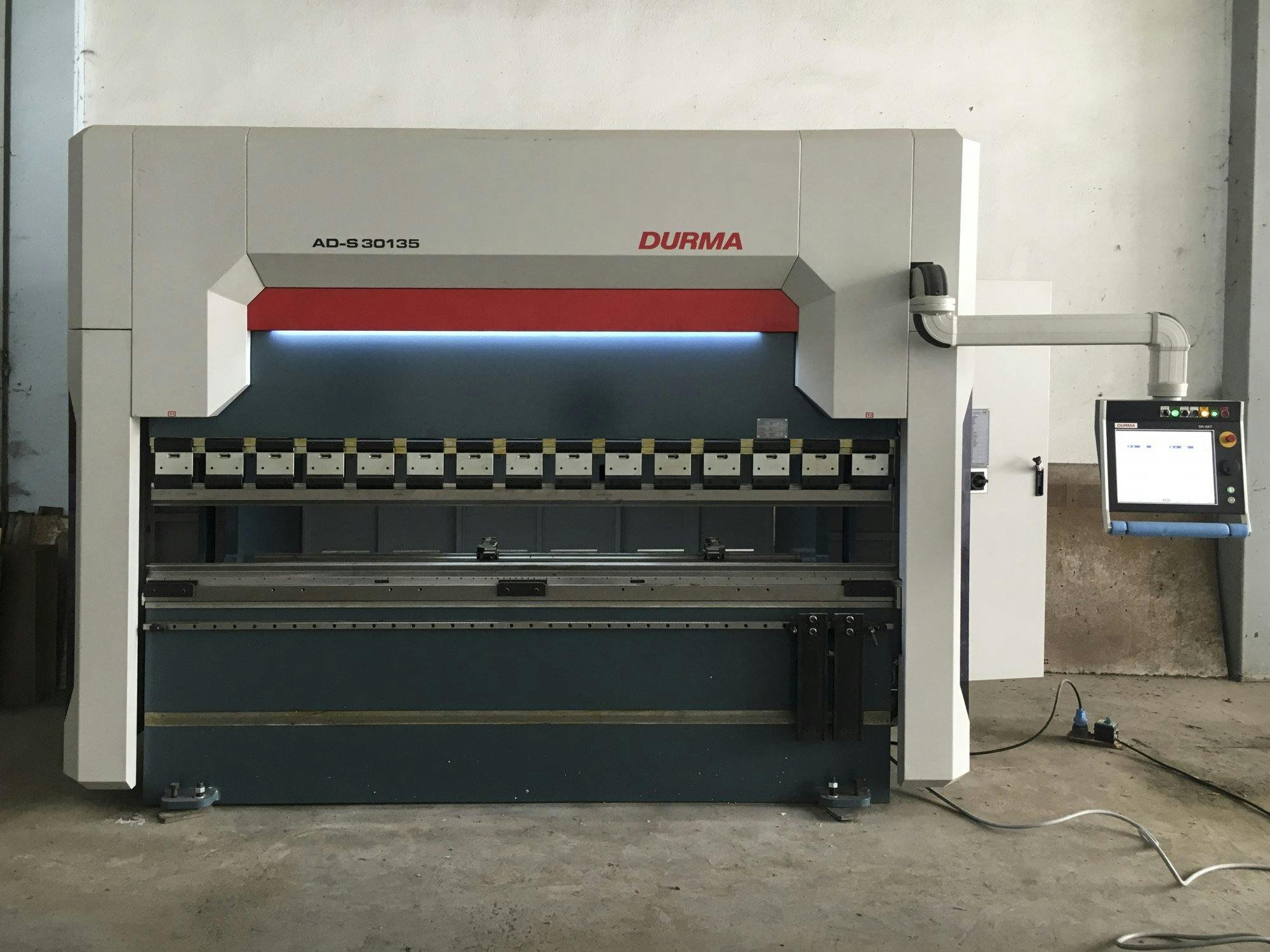 Front view of Durma AD-S 30135 Machine