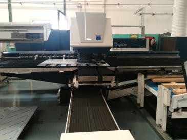 Front view of Trumpf TruMatic 3000 fiber (K04) machine