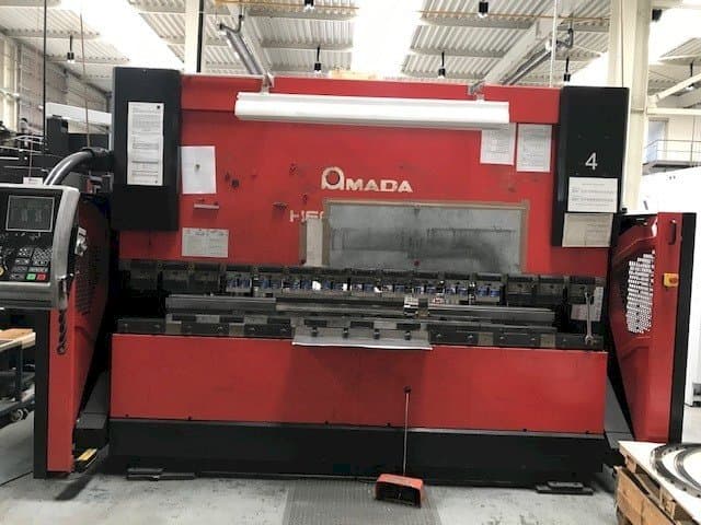 Front view of AMADA HFE 100-3 machine