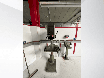 Front view of Hahn+Kolb Flott P40  machine